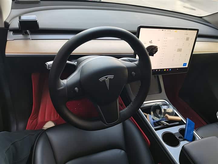 Фото 3 - Tesla Model Y