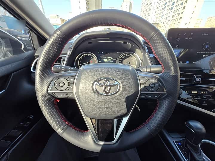 Фото 3 - Toyota Camry