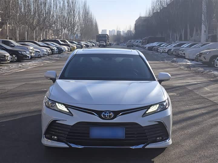 Фото 7 - Toyota Camry