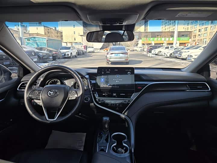 Фото 9 - Toyota Camry