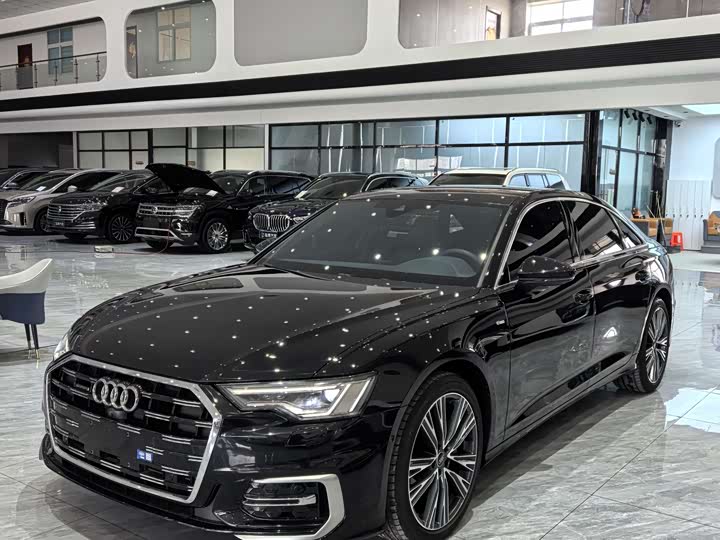 Фото 1 - Audi A6L