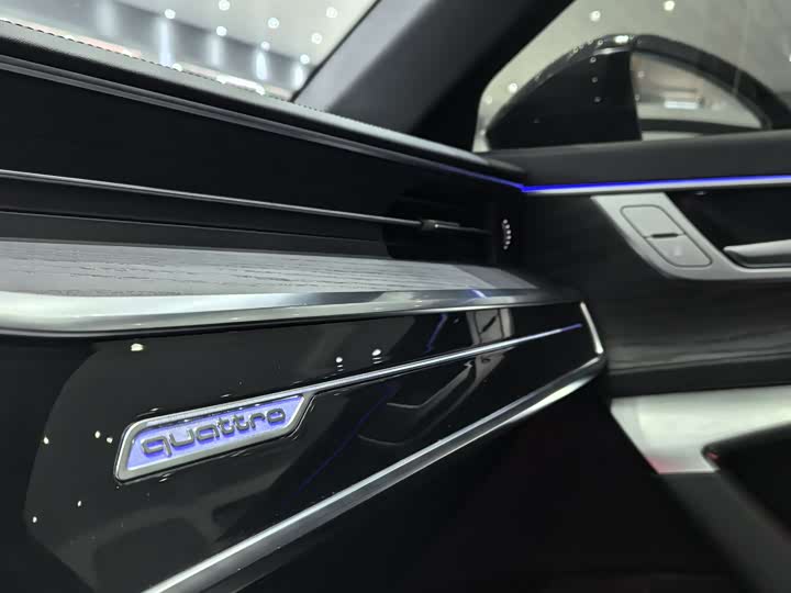 Фото 8 - Audi A6L