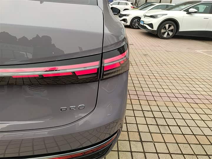 Фото 8 - Volkswagen Passat