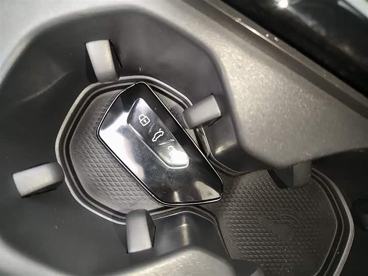 Фото 9 - Volkswagen Passat