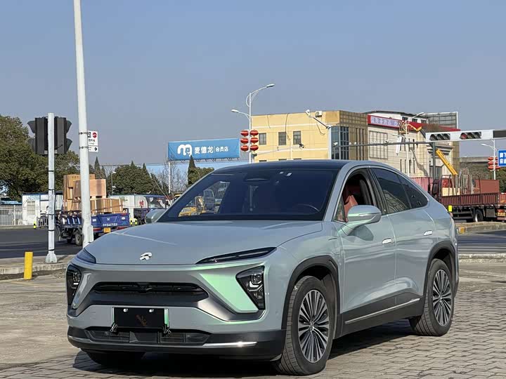 Фото 1 - Nio EC6