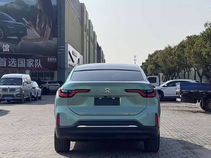 Фото 3 - Nio EC6