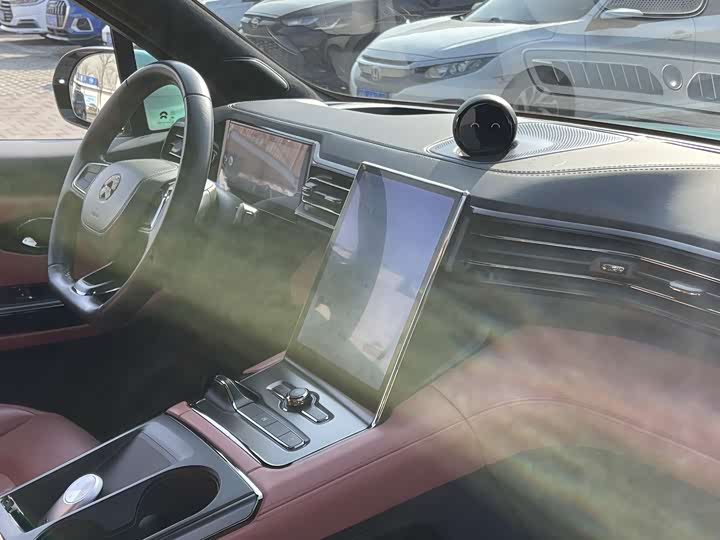 Фото 9 - Nio EC6