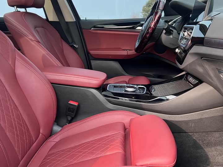 Фото 6 - BMW iX3