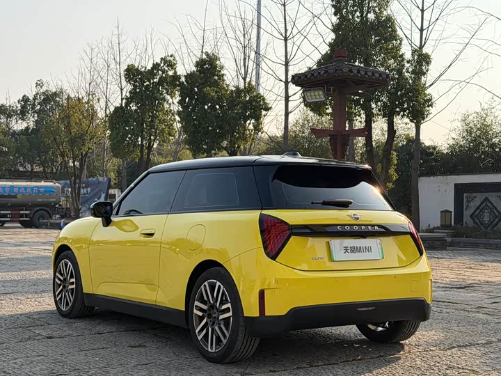 Фото 7 - Mini Cooper