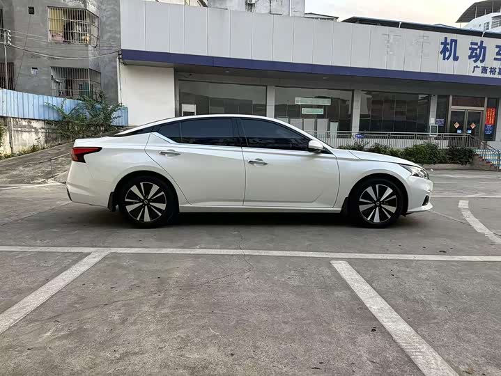 Фото 8 - Nissan Teana