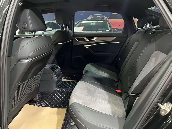 Фото 5 - Audi A6L