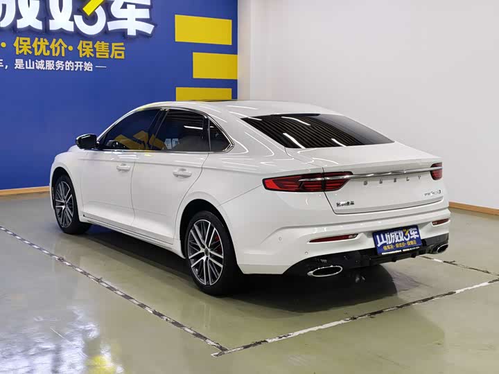 Фото 4 - Geely Preface