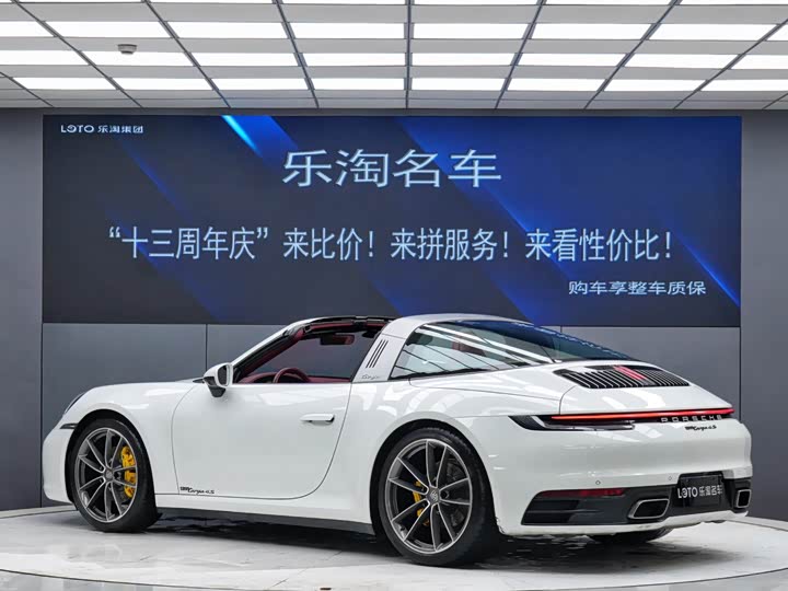 Фото 4 - Porsche 911