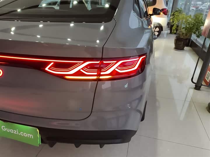 Фото 8 - BYD Qin L