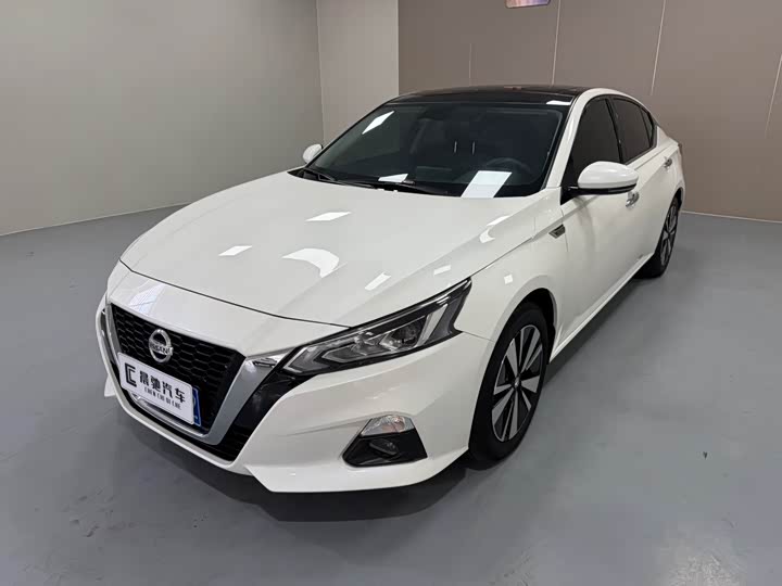 Фото 1 - Nissan Teana