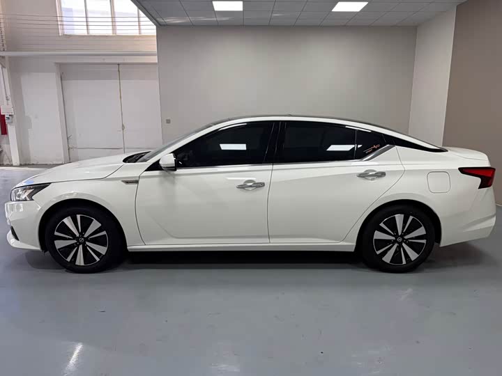 Фото 7 - Nissan Teana