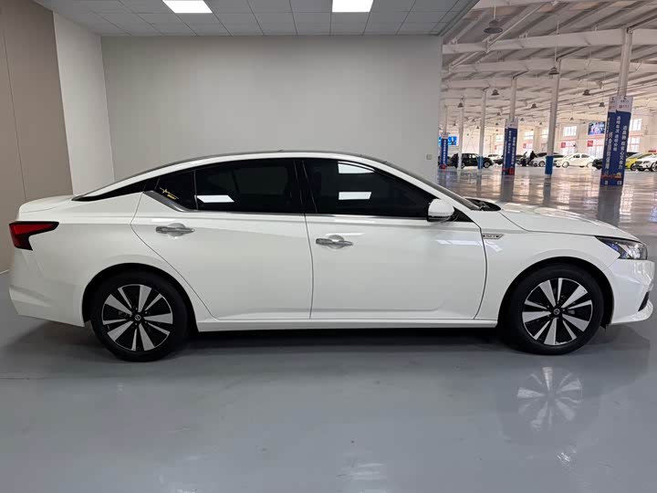 Фото 8 - Nissan Teana