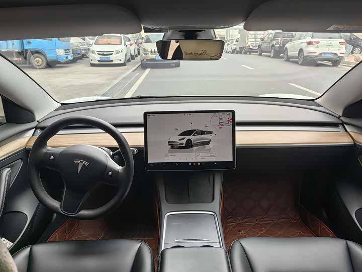 Фото 8 - Tesla Model 3