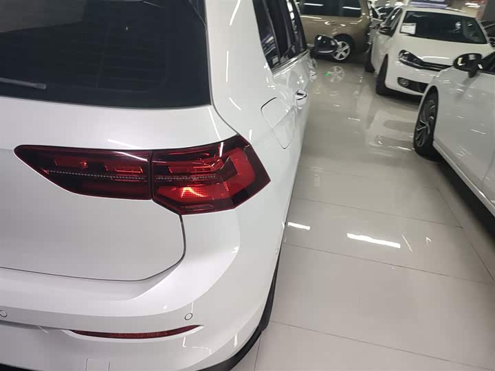 Фото 8 - Volkswagen Golf