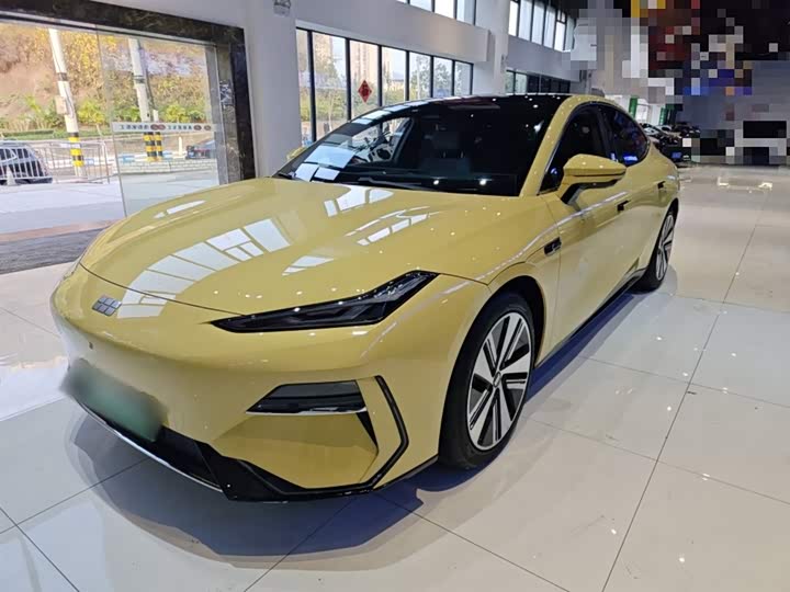 Фото 2 - Geely Galaxy E8