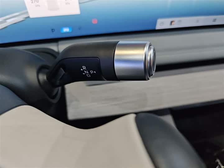 Фото 8 - Geely Galaxy E8