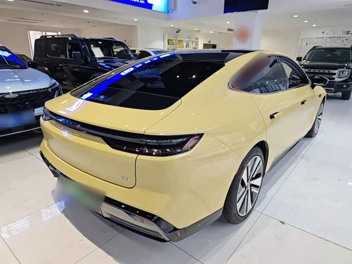 Фото 9 - Geely Galaxy E8