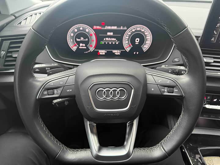 Фото 3 - Audi Q5L