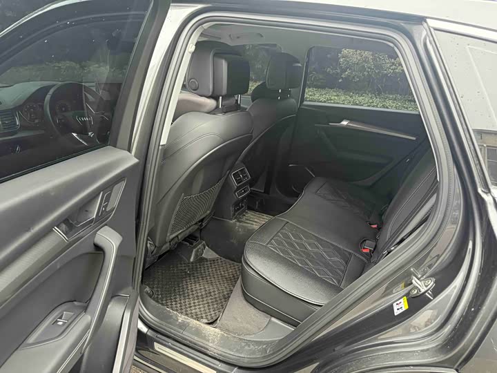 Фото 5 - Audi Q5L