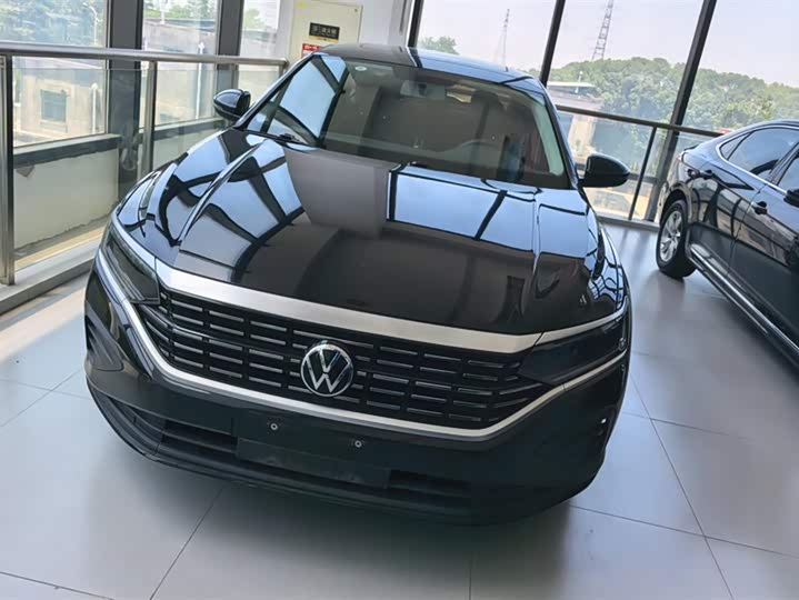 Фото 1 - Volkswagen Passat