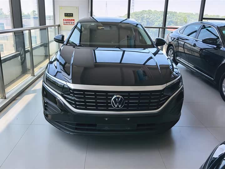 Фото 2 - Volkswagen Passat