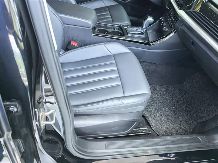 Фото 8 - Volkswagen Passat