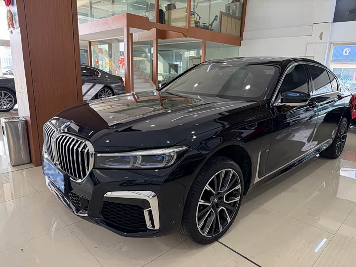 Фото 2 - BMW 7 Series