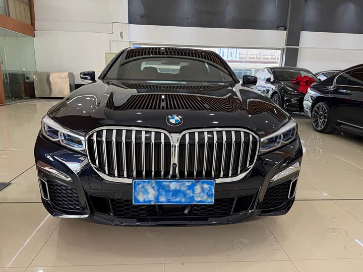 Фото 3 - BMW 7 Series