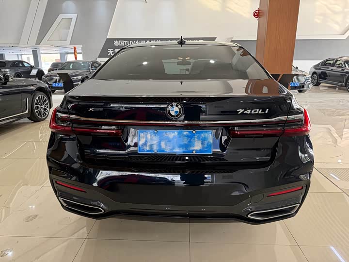 Фото 5 - BMW 7 Series