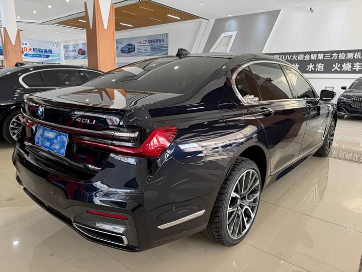 Фото 6 - BMW 7 Series