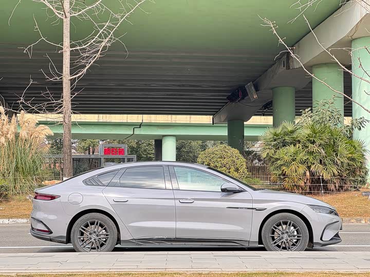 Фото 4 - BYD Han