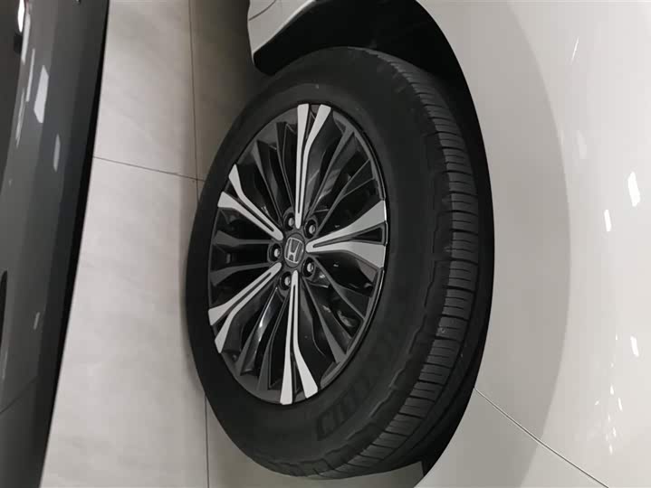 Фото 6 - Honda UR-V