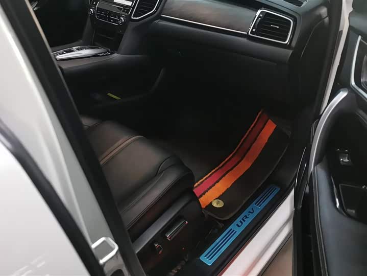 Фото 8 - Honda UR-V