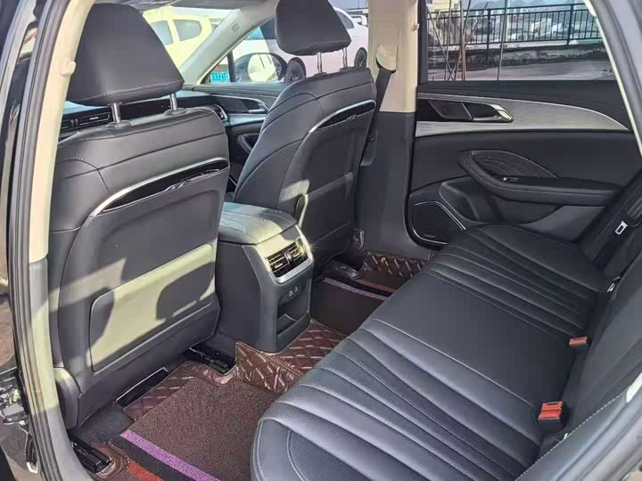 Фото 5 - Hongqi H5