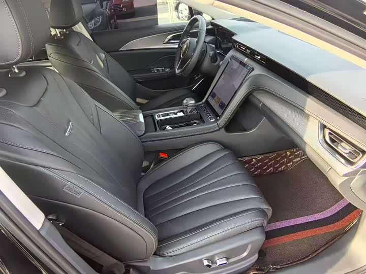 Фото 7 - Hongqi H5