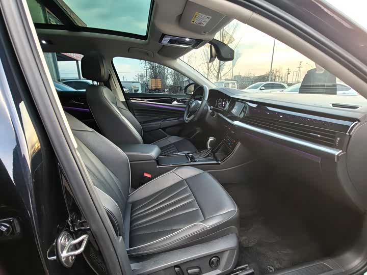 Фото 8 - Volkswagen Passat