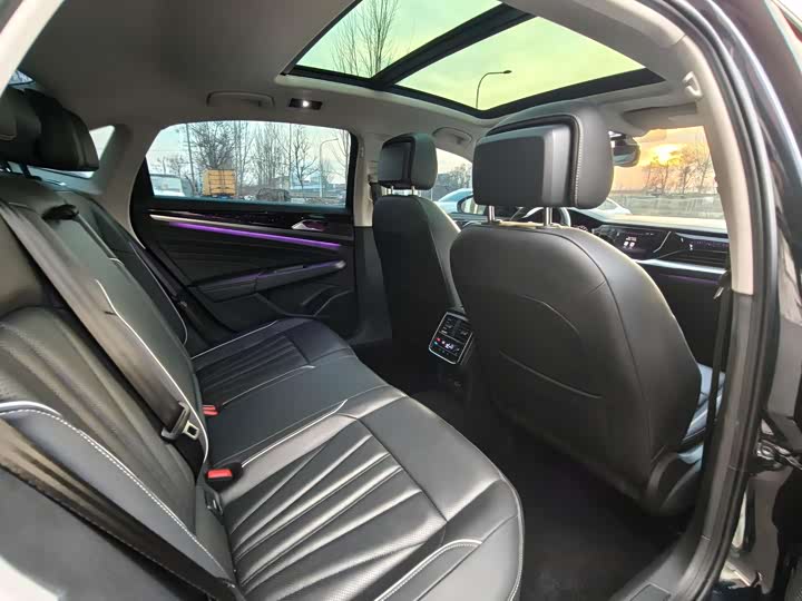 Фото 9 - Volkswagen Passat