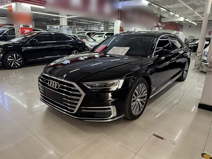Фото 2 - Audi A8