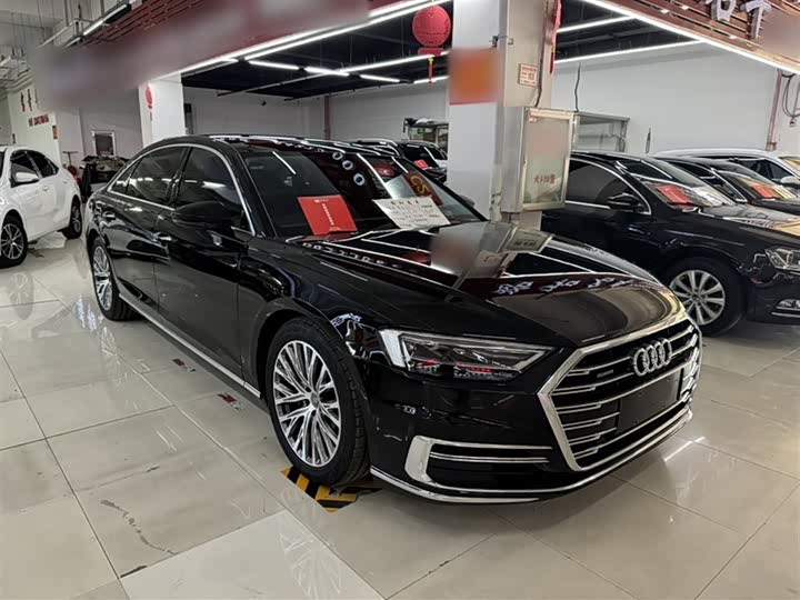 Фото 5 - Audi A8