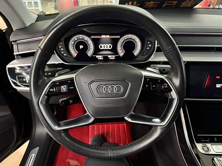 Фото 9 - Audi A8