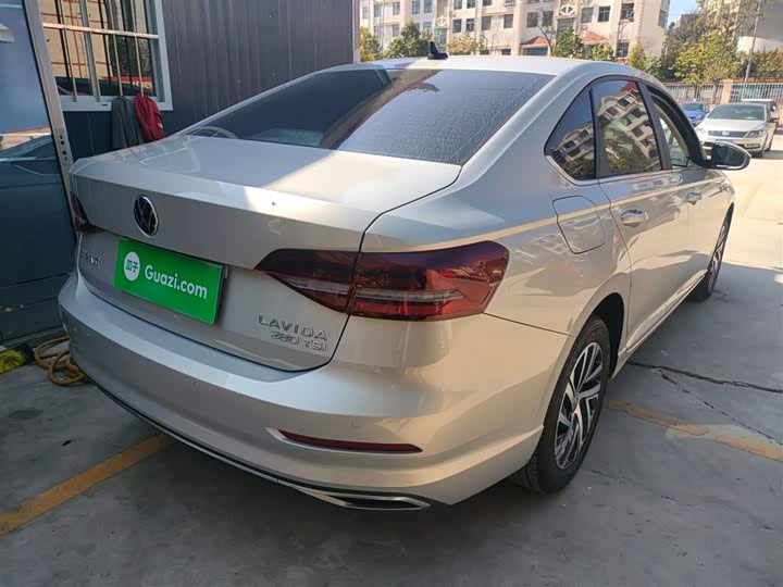 Фото 7 - Volkswagen Lavida