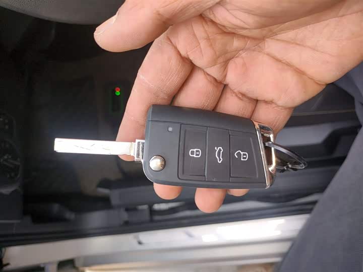 Фото 9 - Volkswagen Lavida