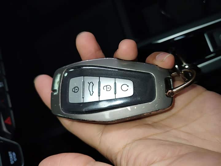 Фото 9 - Geely Binrui