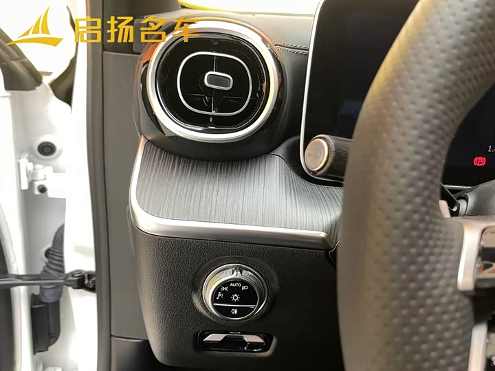 Фото 8 - Mercedes-Benz C-Class