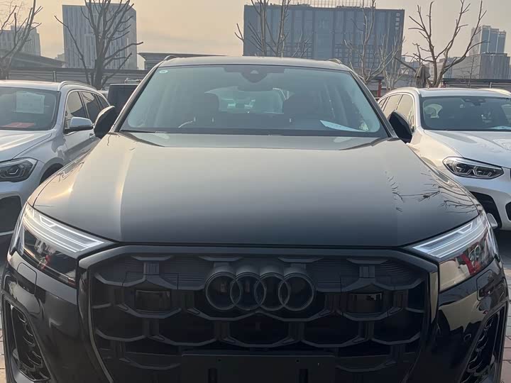 Фото 1 - Audi Q7